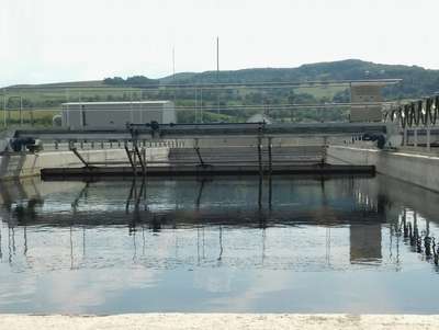 LONGITUDINAL BRIDGE FLOATING AND BOTTOM SCRAPER LONGSLUDGE