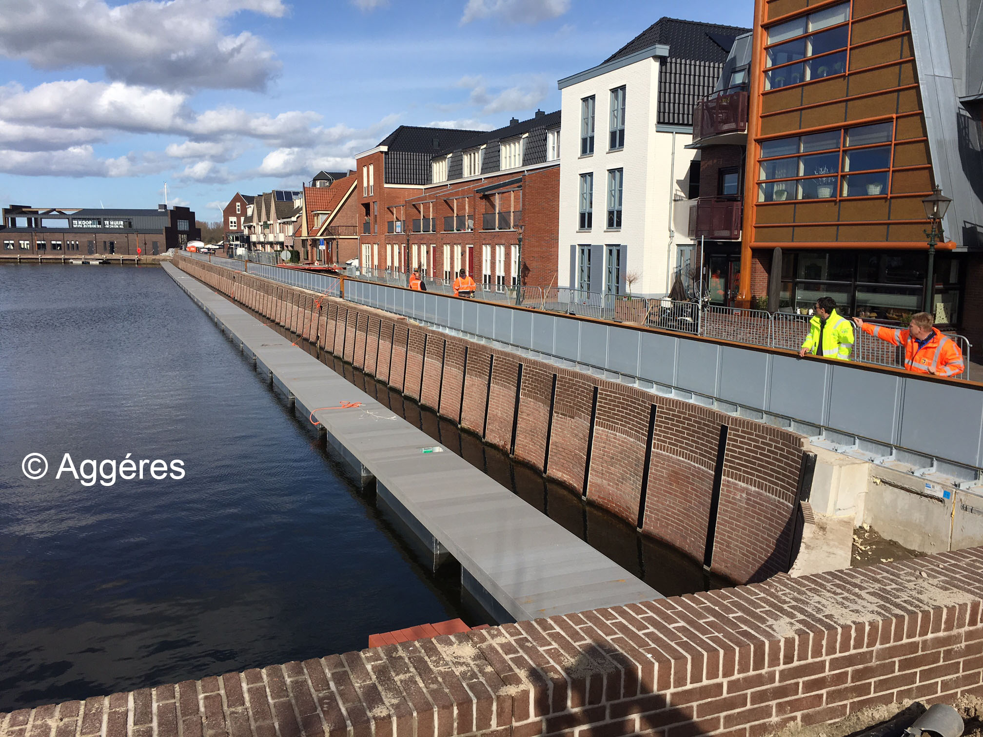 Self Closing Flood Barrier